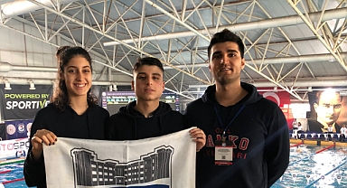 YÜZÜCÜLERİ BÖLGE BİRİNCİSİ VE ÜÇÜNCÜSÜ OLDU