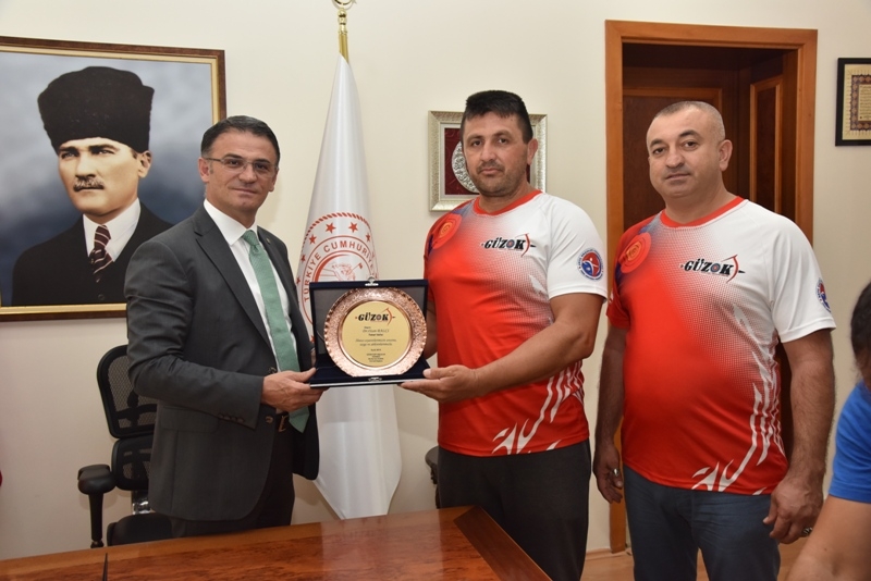 Kıbrıslı Okçular`dan Vali Dr.Ozan Balcı'ya Ziyaret