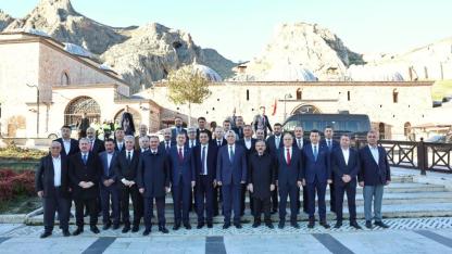 ARSLAN: "TOKAT'A GÜMRÜK MÜDÜRLÜĞÜ VE 100 MİLYON TL ESNAF KREDİSİ HAYIRLI OLSUN"