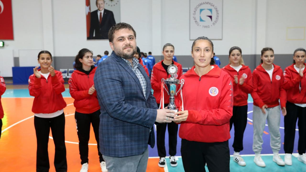 ÜNİLİG Salon Futbolu Grup Müsabakaları Tamamlandı: Şampiyon TOGÜ