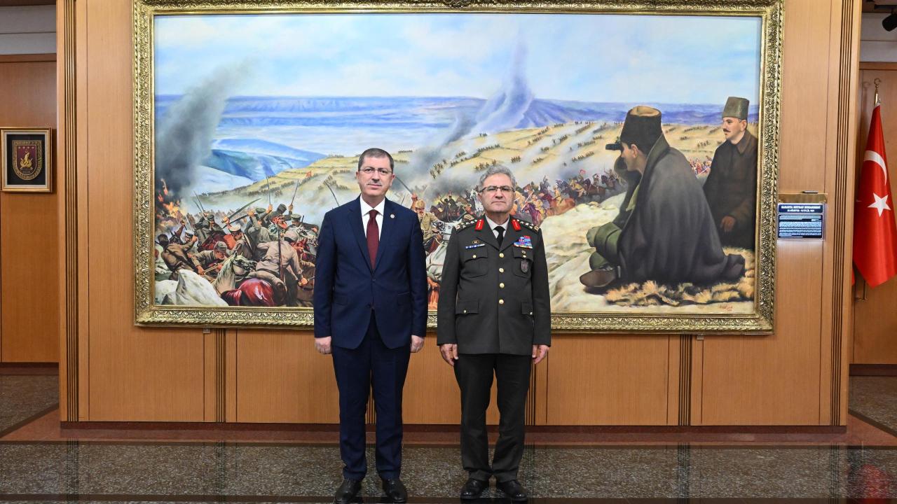 Tokat Milletvekili Mustafa Arslan, Kara Kuvvetleri Komutanı Orgeneral Metin Tokel’i ziyaret etti